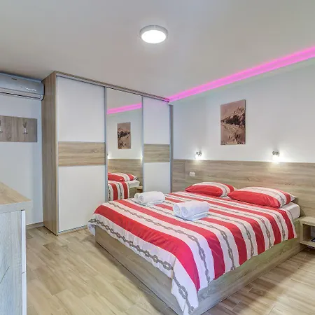 Traumhafte Nur 300 Meter Zum Mit Beheiztem Pool, Whirlpool, Kicker, Grill