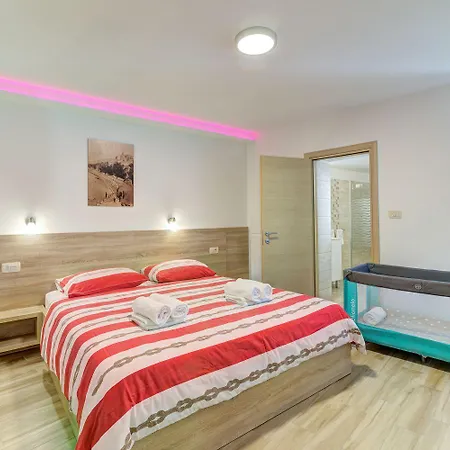 Traumhafte Nur 300 Meter Zum Mit Beheiztem Pool, Whirlpool, Kicker, Grill *