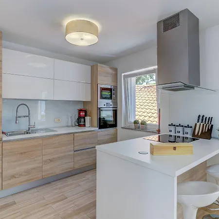 Traumhafte Nur 300 Meter Zum Mit Beheiztem Pool, Whirlpool, Kicker, Grill