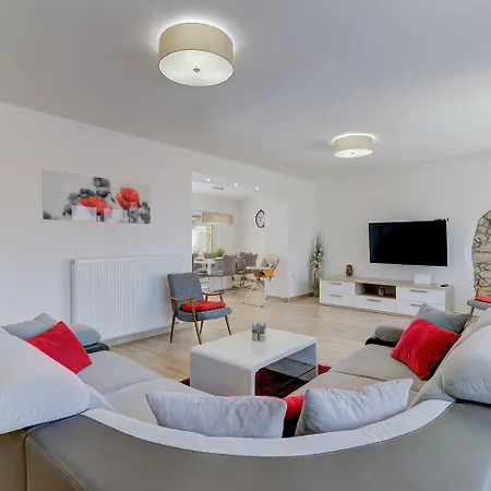 Traumhafte Nur 300 Meter Zum Mit Beheiztem Pool, Whirlpool, Kicker, Grill Ferienhaus *