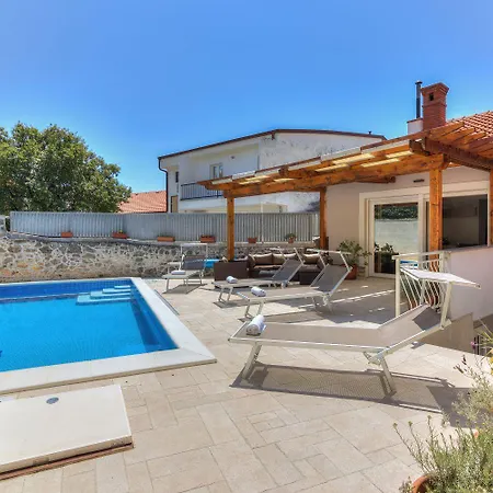 Ferienhaus Traumhafte Nur 300 Meter Zum Mit Beheiztem Pool, Whirlpool, Kicker, Grill