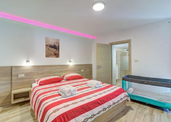 Traumhafte Nur 300 Meter Zum Mit Beheiztem Pool, Whirlpool, Kicker, Grill * Novi Vinodolski